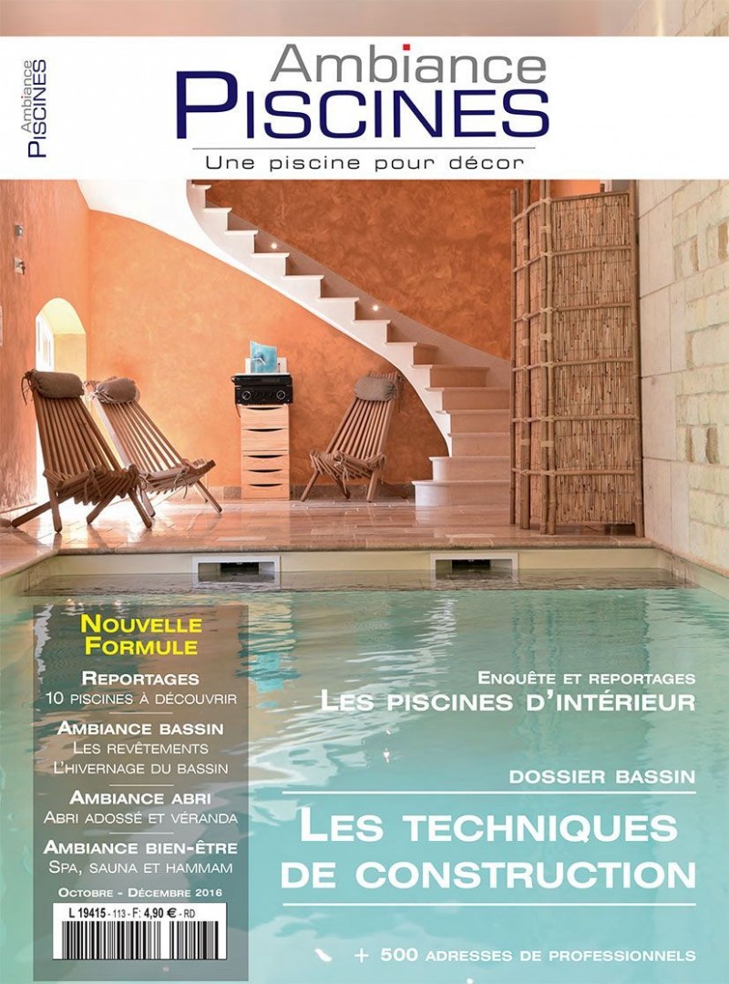 Focus sur une piscine intérieure miroir