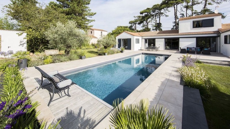 Les tendances de piscine / l’esprit familial : Photo Fred Pieau