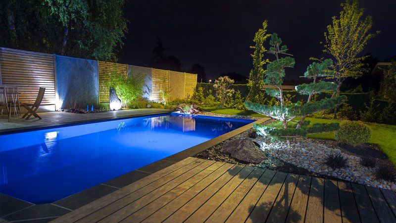 Archives / Belle de jour, belle de nuit : Piscine grise 8x4