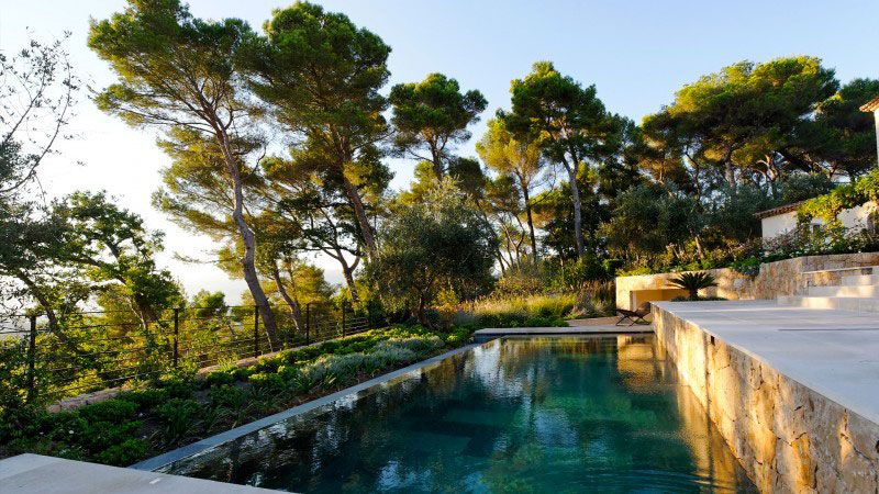 Piscine et jardins en cascade piscine margelle pierre Archives 
