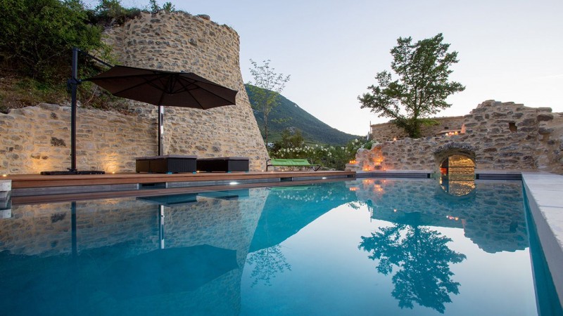 / Pisciniste Vaison la Romaine : l esprit piscine_Boyer jardin piscines 84_Photo Sarah Chambon_ACCS Architectures_JAC30