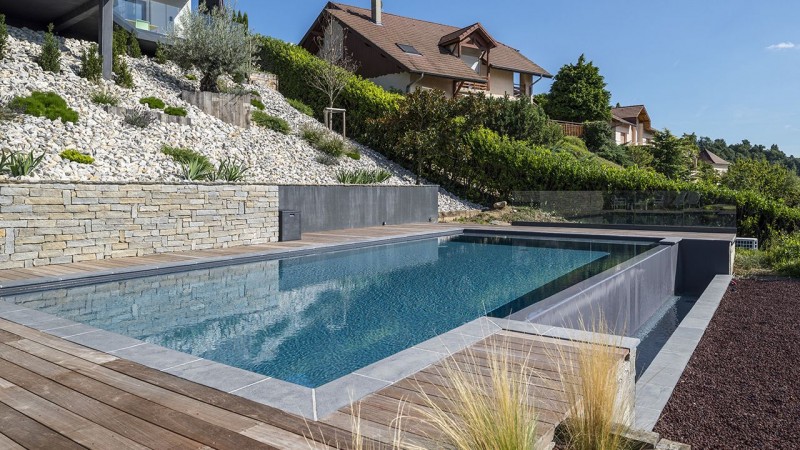 Piscine paysagée Gris anthracite 