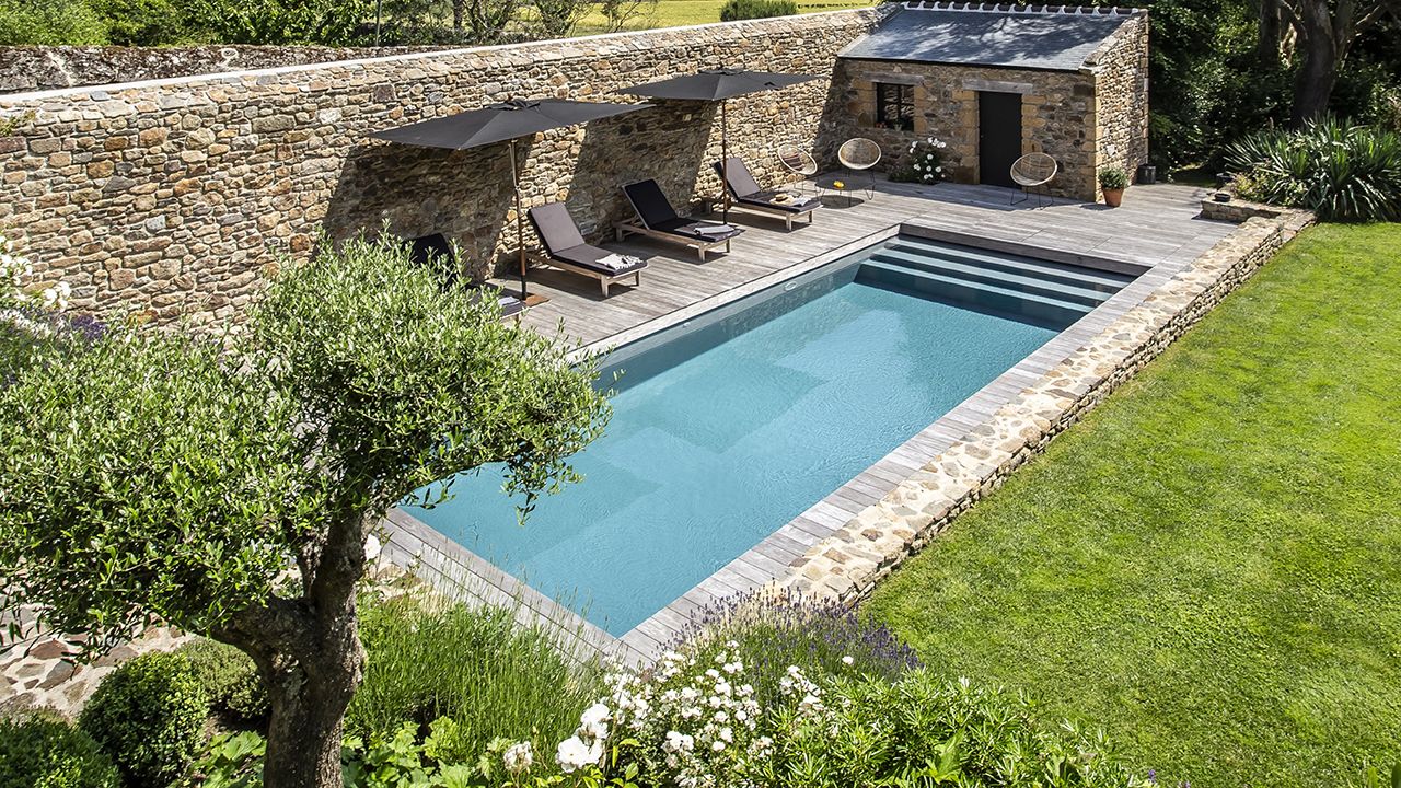 Bassin de caractère piscine haut de gamme luxe Piscine paysagée Gris anthracite 