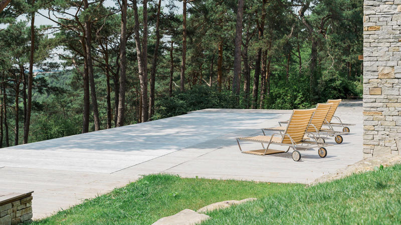 Piscine à fond mobile 3D Gris béton / Nager vers la forêt : piscine plancher qui monte