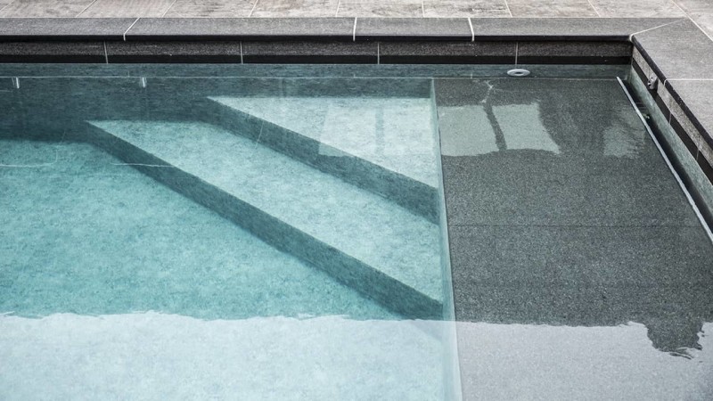 Bassin à ciel ouvert piscine veranda retractable ligne minerale esprit piscine 2017 Ligne d'eau minérale Abri de piscine Véranda 3D Gris béton 
