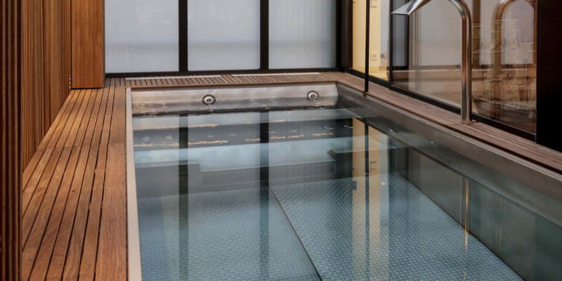 Piscine inox en intérieur