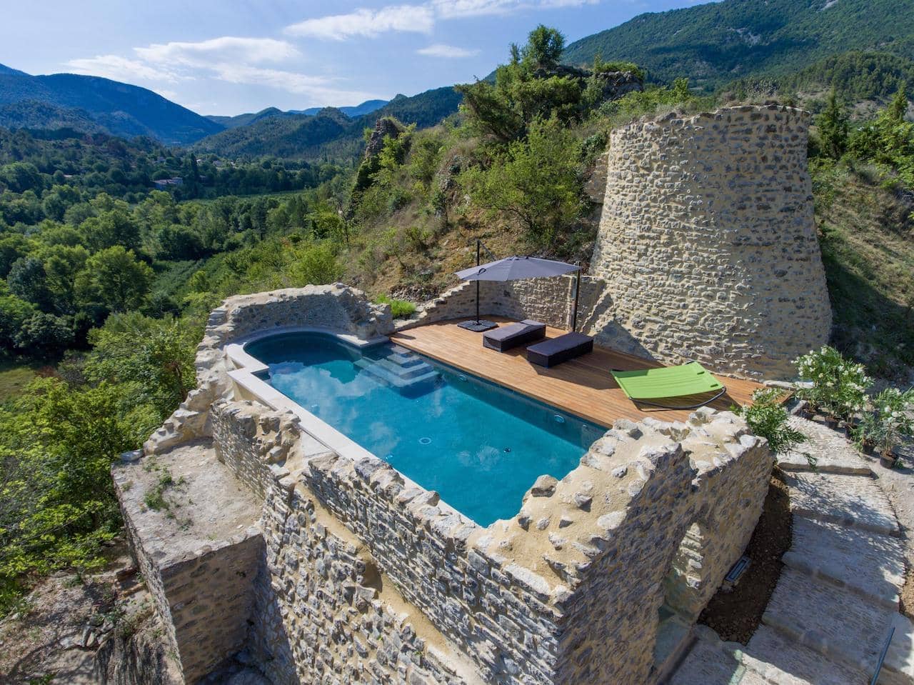 premier-prix--superbe-piscine-residentielle-exterieure