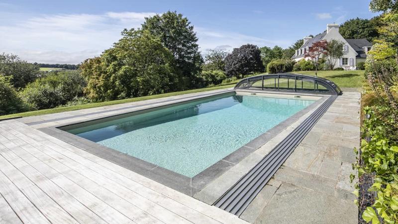 Baignade en toute discrétion abri piscine esprit piscine 2020  Abri bas Abri de piscine 3D Grège 