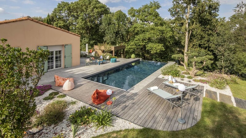 Eau de vie terrasse bois mobilier esprit piscine débordement minéral 5 Piscine à débordement 3D Gris ardoise 
