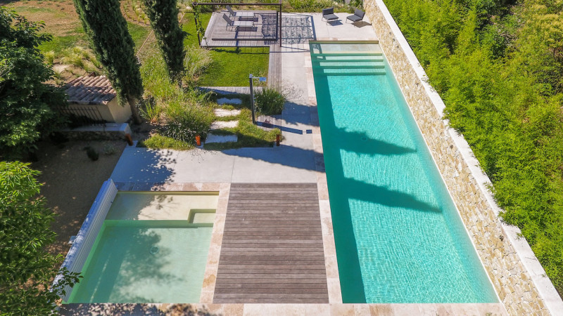 Double plaisir nautique double piscine escaliers jardin pergolas esprit piscine 2022 Piscine paysagée Sable 