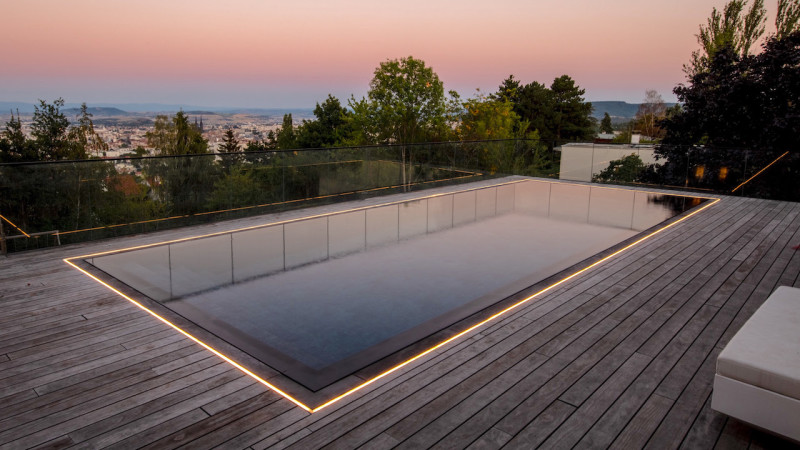 Piscine miroir minéral Noir / Piscine miroir, mon beau miroir : piscine miroir ciel rose reflets terrasse bois esprit piscine 2022