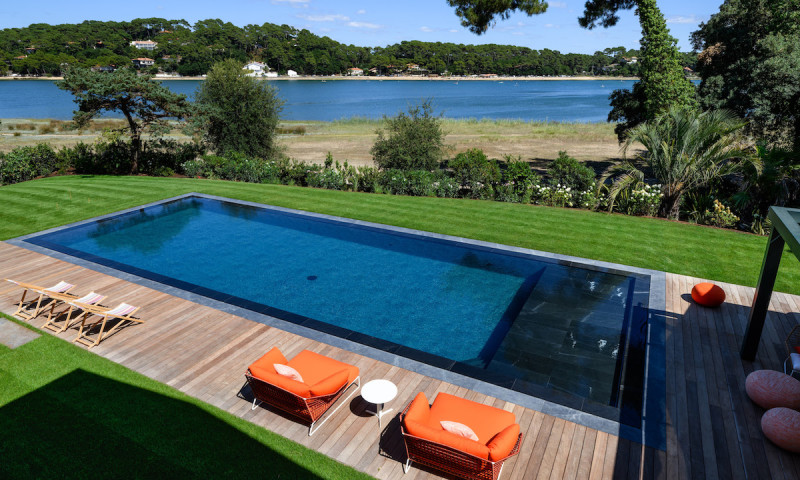 Piscine miroir minéral 3D Gris ardoise  Au bord de l’eau