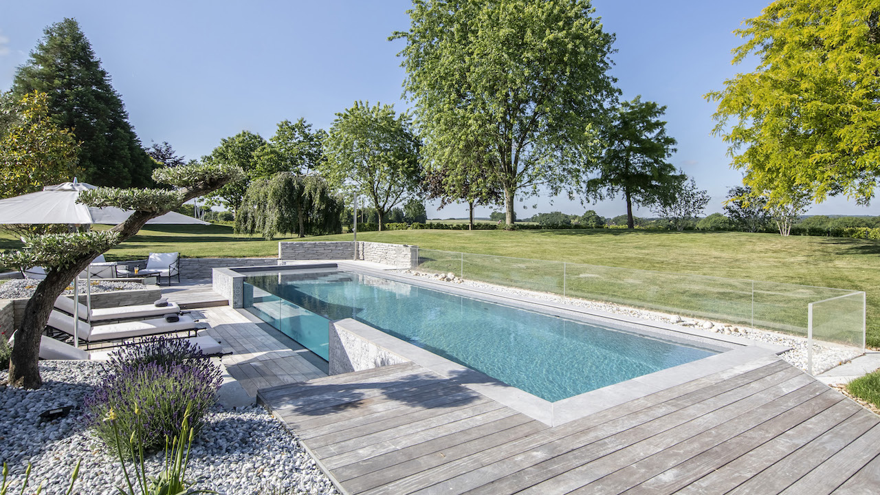 Salon de jardin vitré piscine paroi verre bleu jardin pierre gris terrasse bois esprit piscine 2022 Piscine à paroi de verre 3D Gris béton 