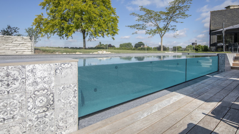 Salon de jardin vitré piscine paroi verre fenetre bleu transparence pierre terrasse bois esprit piscine 2022 Piscine à paroi de verre 3D Gris béton 