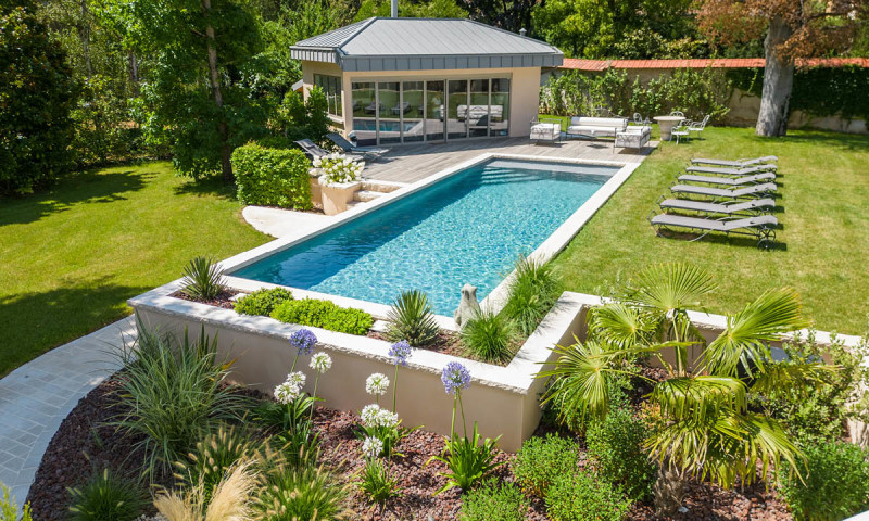 Piscine paysagée 3D Gris béton  Baignade fleurie