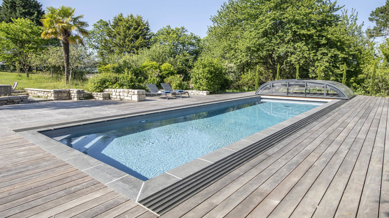 Abri bas Abri de piscine 3D Gris béton / Prolonger la saison : piscine familiale abri base telescopique terrasse bois esprit piscine 2023 3