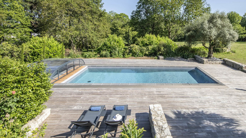 Abri bas Abri de piscine 3D Gris béton / Prolonger la saison : piscine familiale abri base telescopique terrasse bois esprit piscine 2023 5