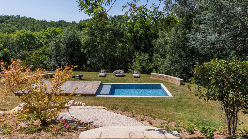 Piscine avec terrasse mobile 3D Gris béton / Jardin sur terrasse mobile : piscine terrasse mobile bois jardin esprit pisicne 2023 4