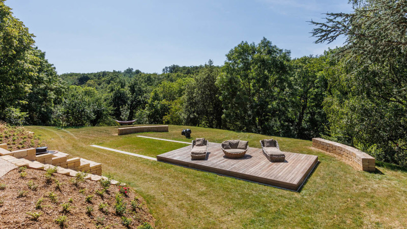 Piscine avec terrasse mobile 3D Gris béton / Jardin sur terrasse mobile : piscine terrasse mobile bois jardin esprit pisicne 2023 5