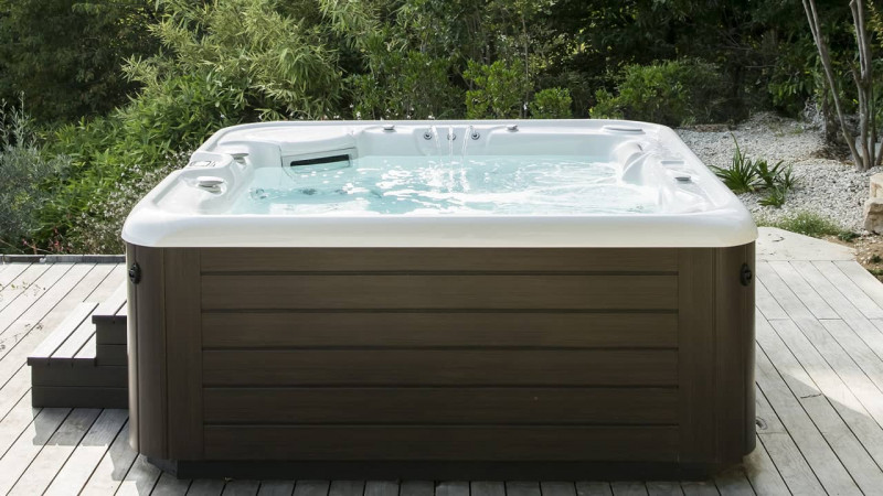 Spa portable / Spa en haut de la colline : spa portable exterieur vue piscine bien etre esprit piscine03