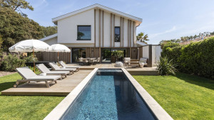 piscine-familiale-angulaire-trophee-or-2024-esprit-piscine02