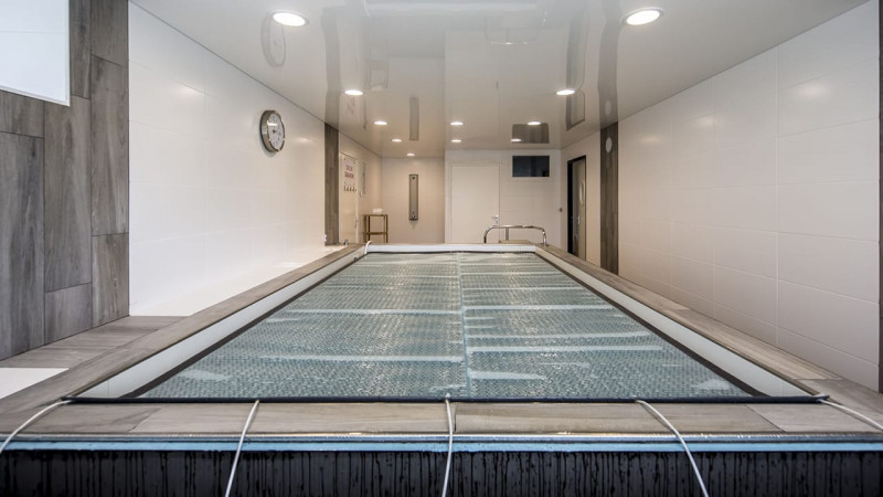 Piscines médicales / Bassin de kiné (35) : constructeur piscine collective bassin medical kine main courante 06