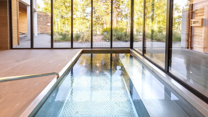 Centres de remise en forme / Les Bois Noirs Spa (63) : constructeur piscine collective centre bien etre interieure inox 03