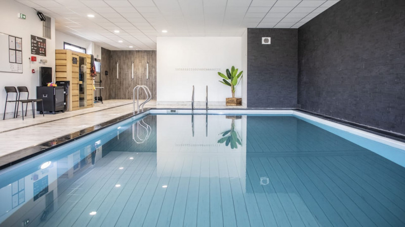 Centres de remise en forme Blanc / Art Line (44) : constructeur piscine collective centre bien etre remise en forme interieure 02