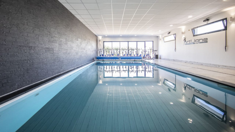 Centres de remise en forme Blanc / Art Line (44) : constructeur piscine collective centre bien etre remise en forme interieure 03