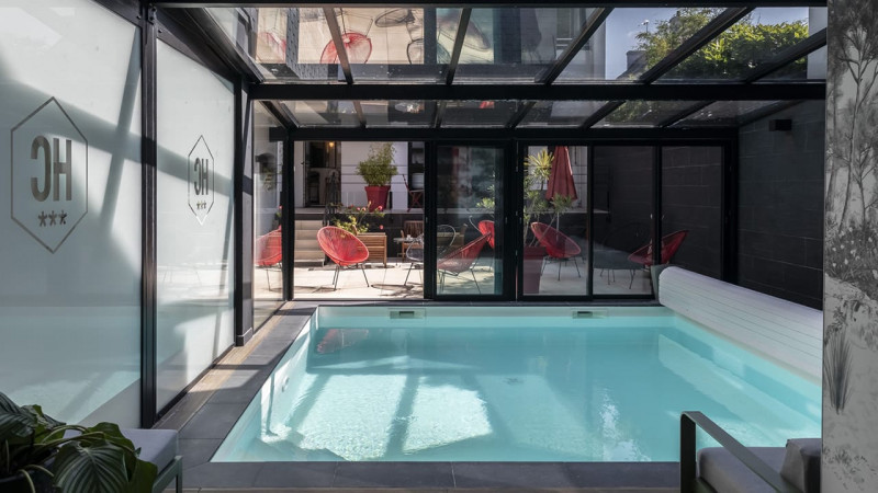 Hôtels & Spas Blanc / Le Cornouaille Hôtel & Spa (29) : constructeur piscine collective hotel centre ville interieure veranda sauna hammam 02