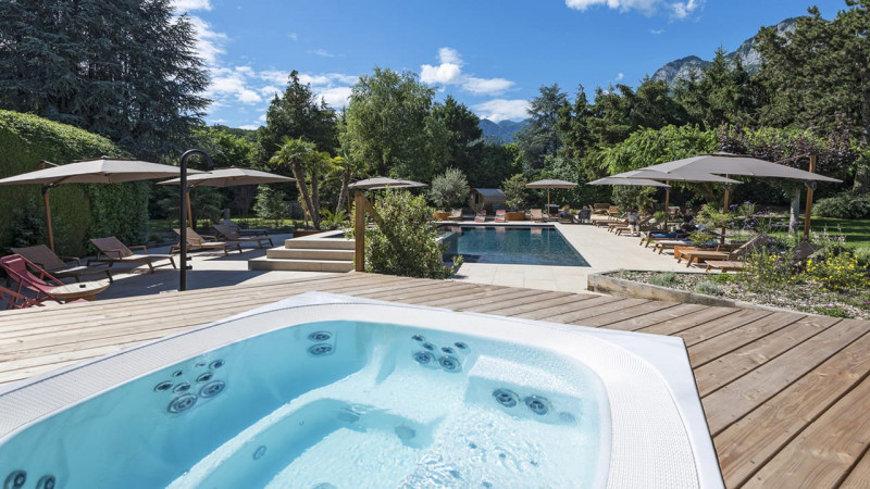Hôtels & Spas 3D Gris ardoise / Hôtel l’Arcalod (74) : constructeur piscine collective hotel exterieur spa sauna pataugeoire 06