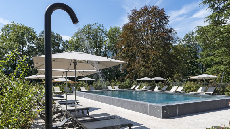 Hôtels & Spas 3D Gris ardoise / Hôtel Miura (73) : constructeur piscine collective hotel hors sol escalier 06