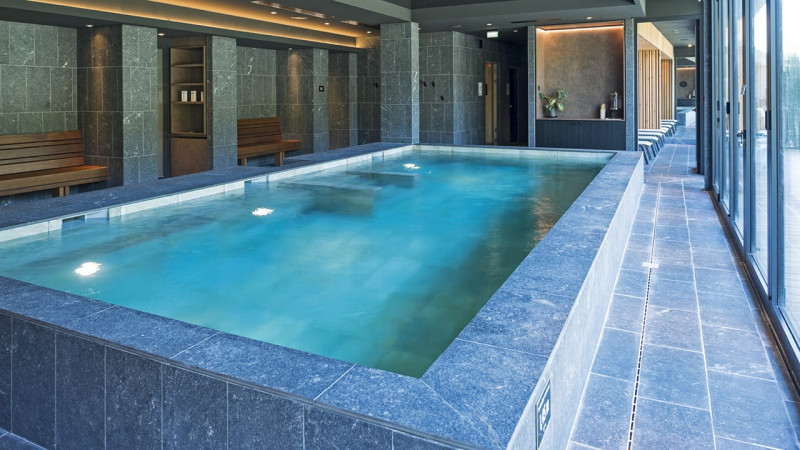 Hôtels & Spas / Hôtel Miura intérieure (73) : constructeur piscine collective hotel interieure hors sol spa maconne carrelage 03