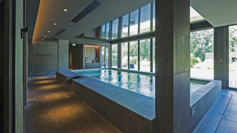 Hôtels & Spas / Hôtel Miura intérieure (73) : constructeur piscine collective hotel interieure hors sol spa maconne carrelage 05