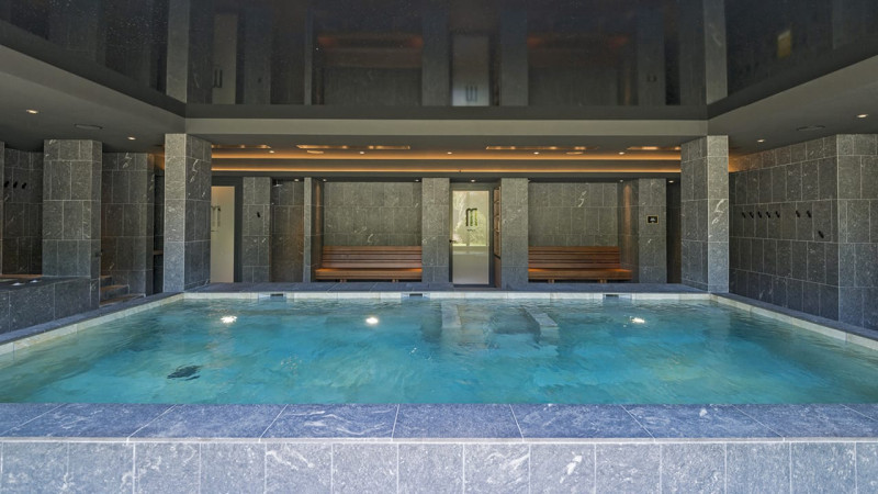 Hôtels & Spas / Hôtel Miura intérieure (73) : constructeur piscine collective hotel interieure hors sol spa maconne carrelage 06