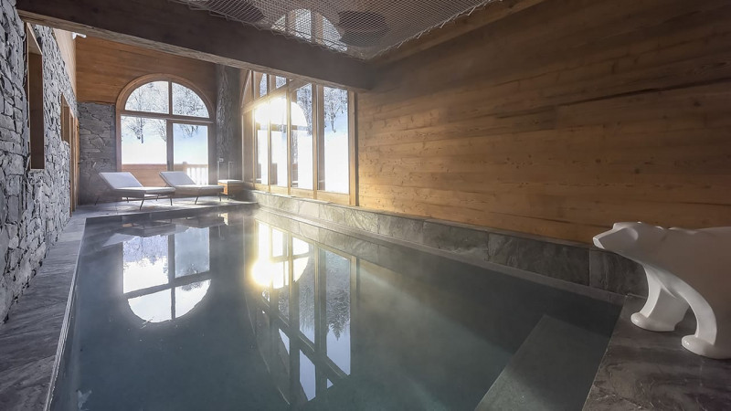 Gîtes & Chambres d'hôtes 3D Gris béton / Chalet Alya – Méribel (73) : constructeur piscine interieure collectif gite chalet montagne 03