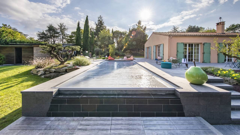 Abri et couverture de piscine Couverture automatique souple 3D Gris ardoise / Sécurité intégrée : couverture piscine automatique souple integree grise securite06