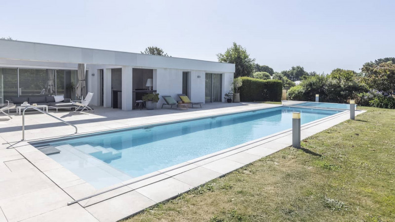 Abri et couverture de piscine Couverture automatique souple Gris clair / Miroir couvrant : piscine couverture automatique souple hors sol gris miroir02