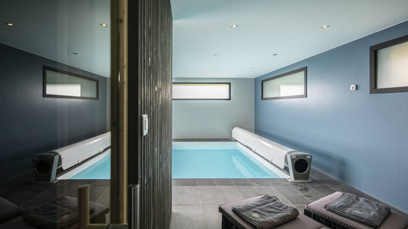 Abri et couverture de piscine Volet / Volet hors-sol : volet piscine hors sol habillage couverture08