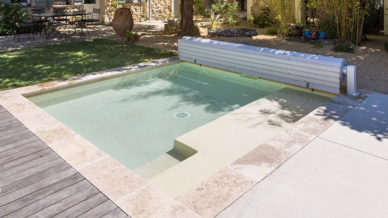 Abri et couverture de piscine Volet / Volet hors-sol : volet piscine hors sol habillage couverture09